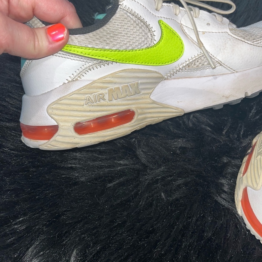 Nike Shoe with Neon Green Insole and Black Lining Women’s 8.5 - Picture 5 of 8